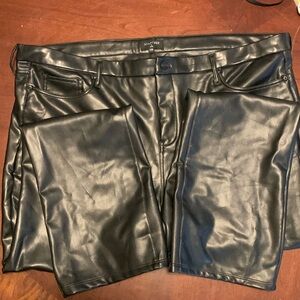 NYDJ faux leather pants. Women’s 22W. Black. Bootcut. Front and back pockets.
